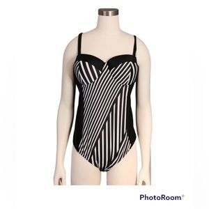 🍄 Black & White Stripped Bathing Suit, Size L